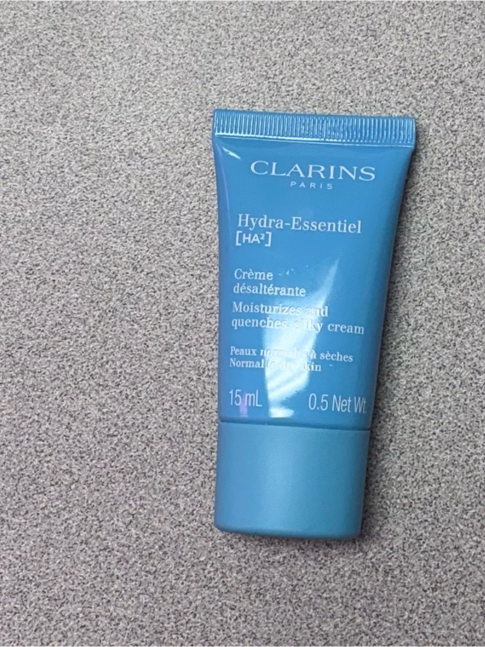 Clarins Hydra-Essentiel Moisturizing Cream - Light Blue